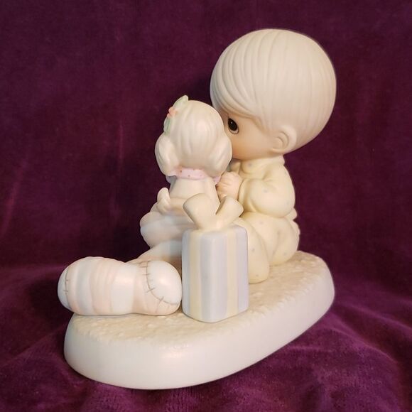 Vintage Precious Moments Porcelain Figurine "The Greatest Gift is a Friend" - Picture 3 of 6